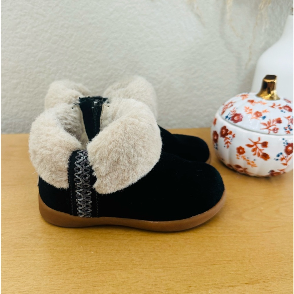 UGG boots toddler 7